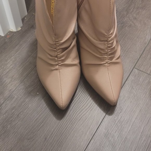 Blush booties - Picture 2 of 4